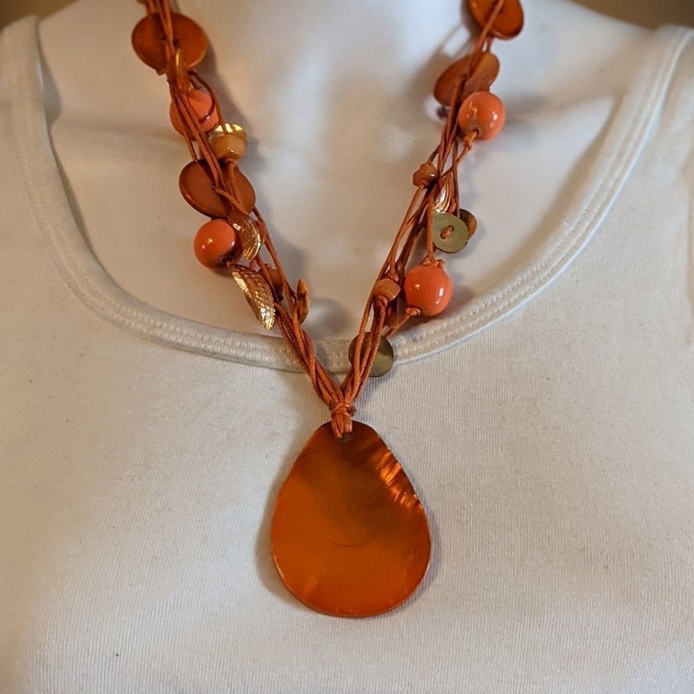 Vintage shiny orange glazed medallion pendant bead necklace